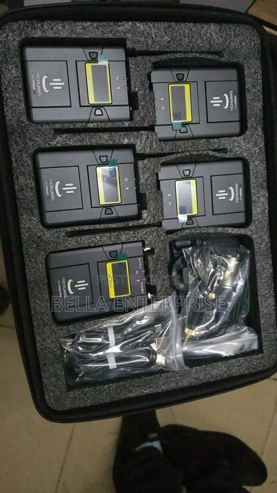 Yc-Wm900 4 Pieces Wireless Lapel Microphone