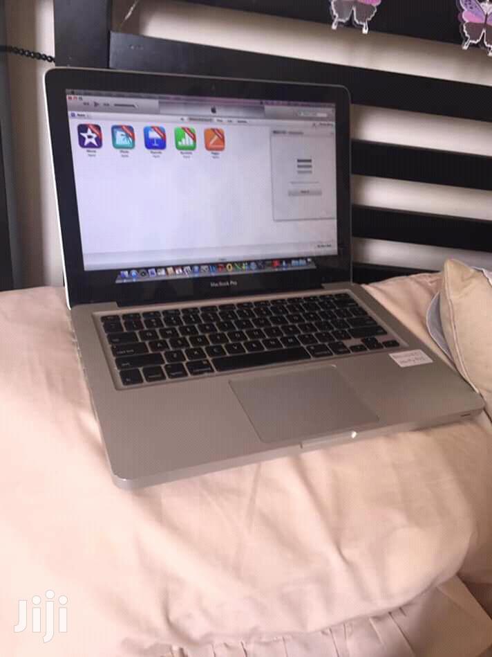 Laptop Apple MacBook Pro 4GB Intel Core i5 HDD 500GB
