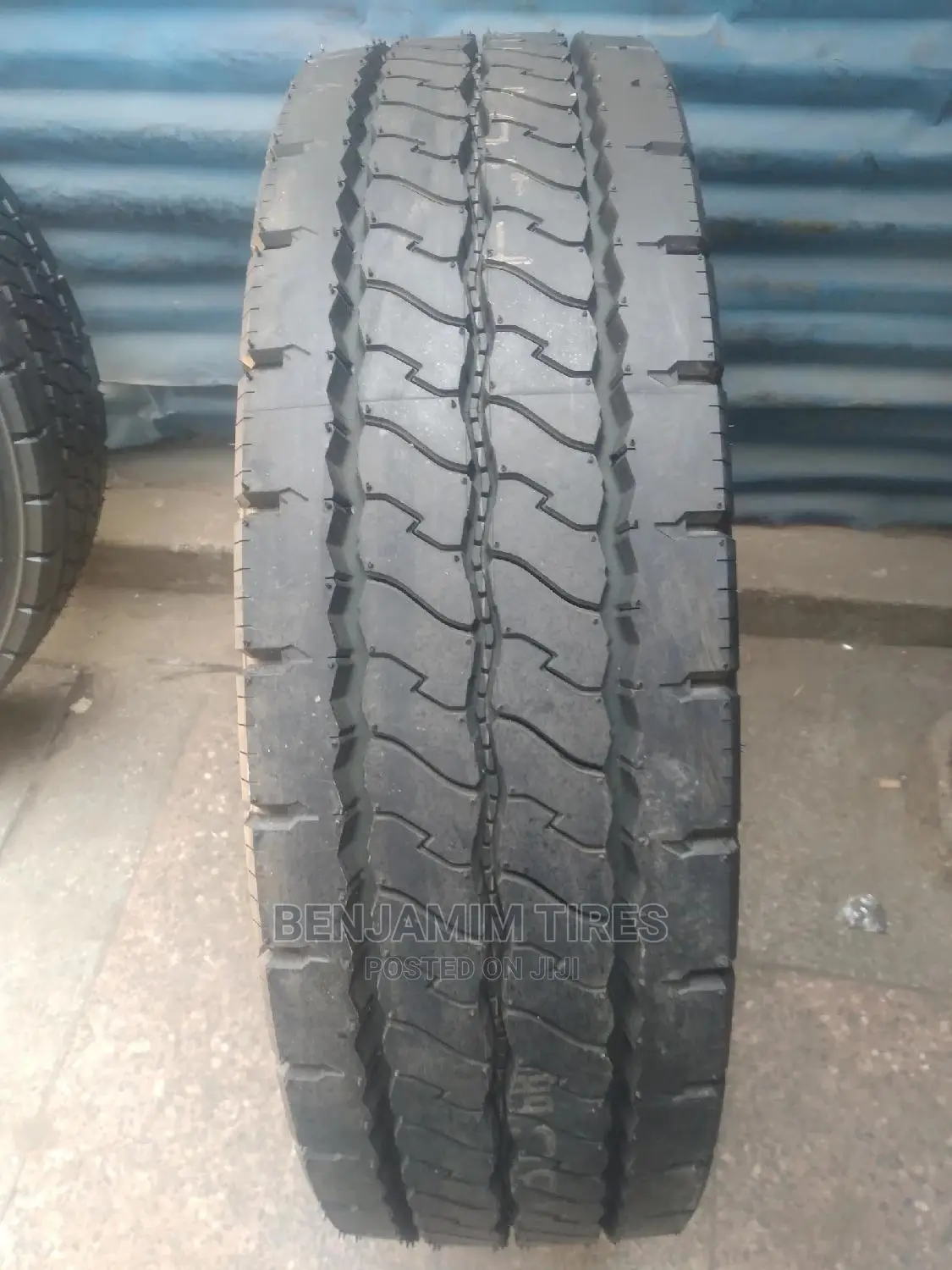 Dunlop Tires Sizes 255/70r22.5 for Isuzu Fi