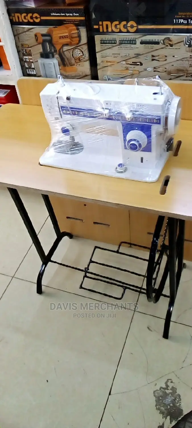 Citizen Sewing Machine With Local Table