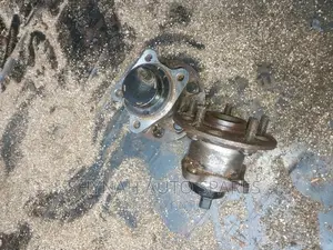 Rear Hub Toyota Harrier 2wd
