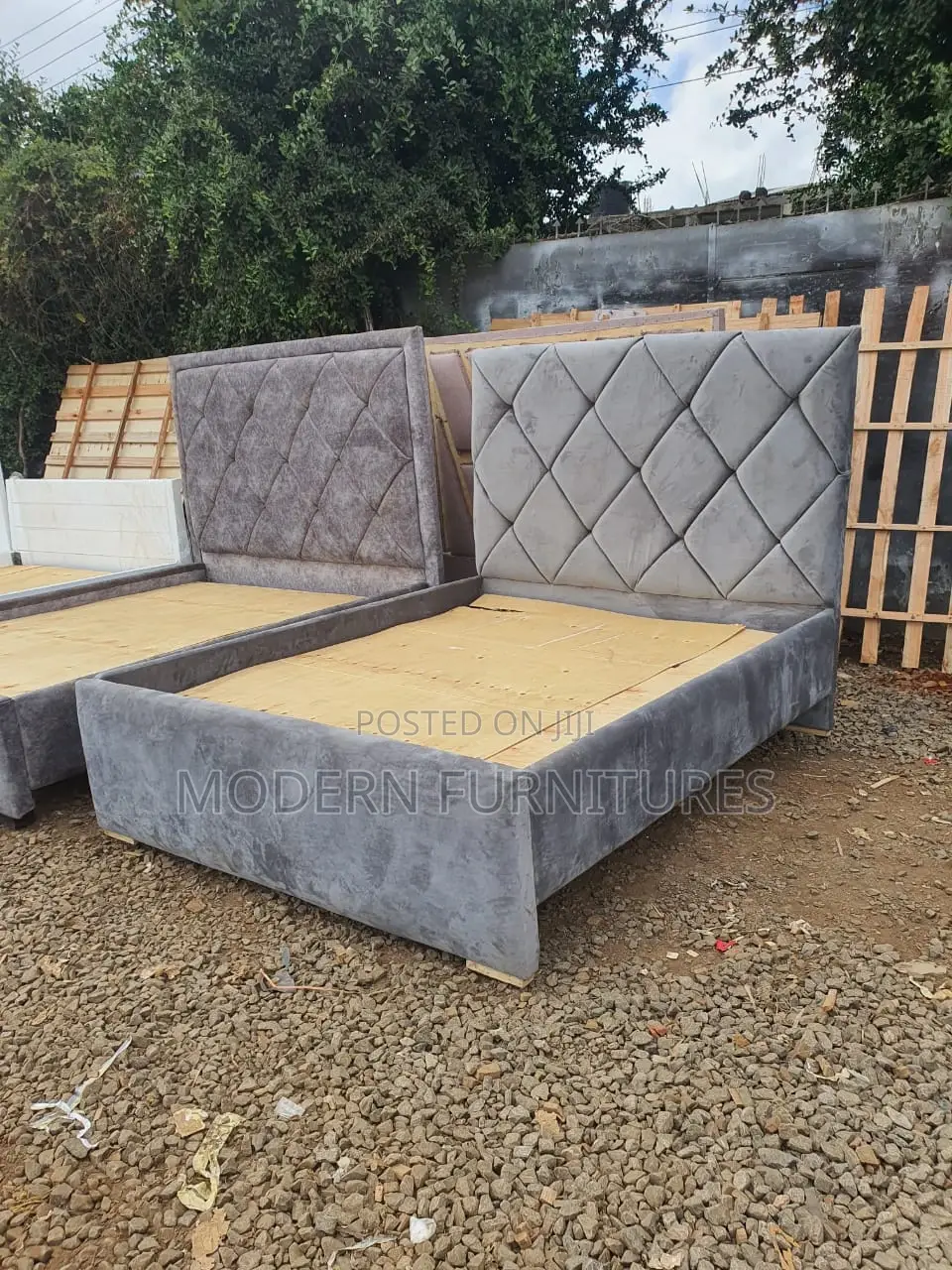 5/6 Tufted Bed / Fabric Bed
