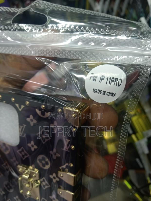 LV Louis Vuitton Hard Case iPhone 11 Pro Case Cover - thumbnail 3