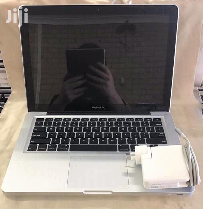 Laptop Apple MacBook Pro 4GB Intel Core i5 HDD 500GB