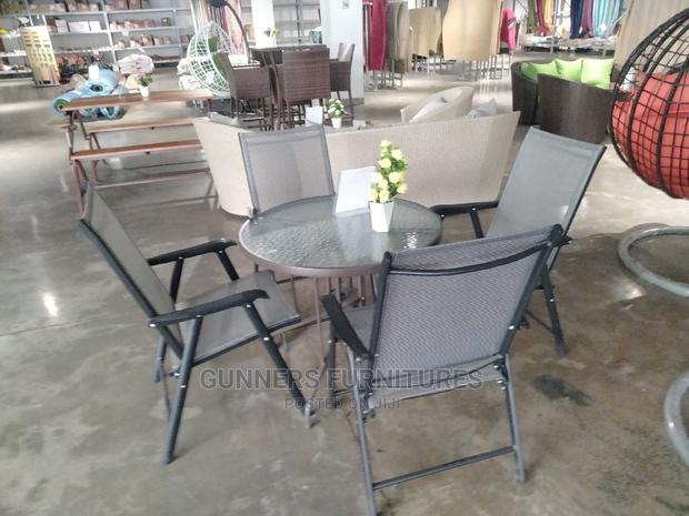 Outdoor Seating. - main view