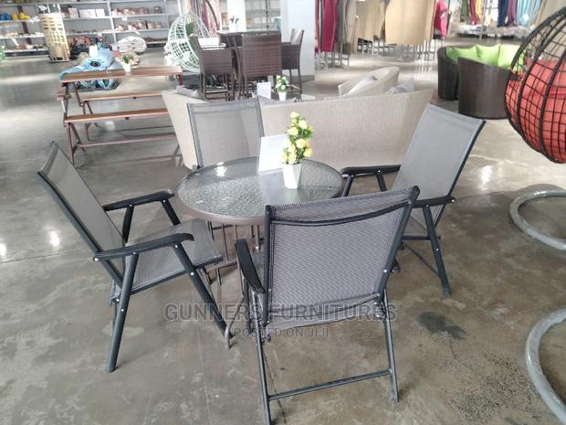 Outdoor Seating. - thumbnail 2