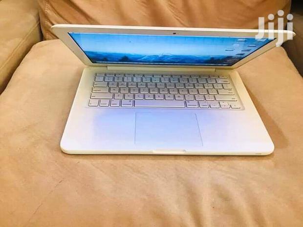 Laptop Apple MacBook 4GB Intel Core 2 Duo HDD 320GB - main view