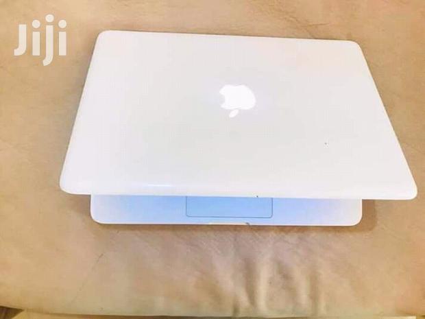 Laptop Apple MacBook 4GB Intel Core 2 Duo HDD 320GB - main view