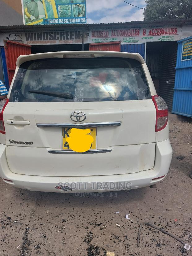 Toyota Vanguard Rear Windscreen - main view