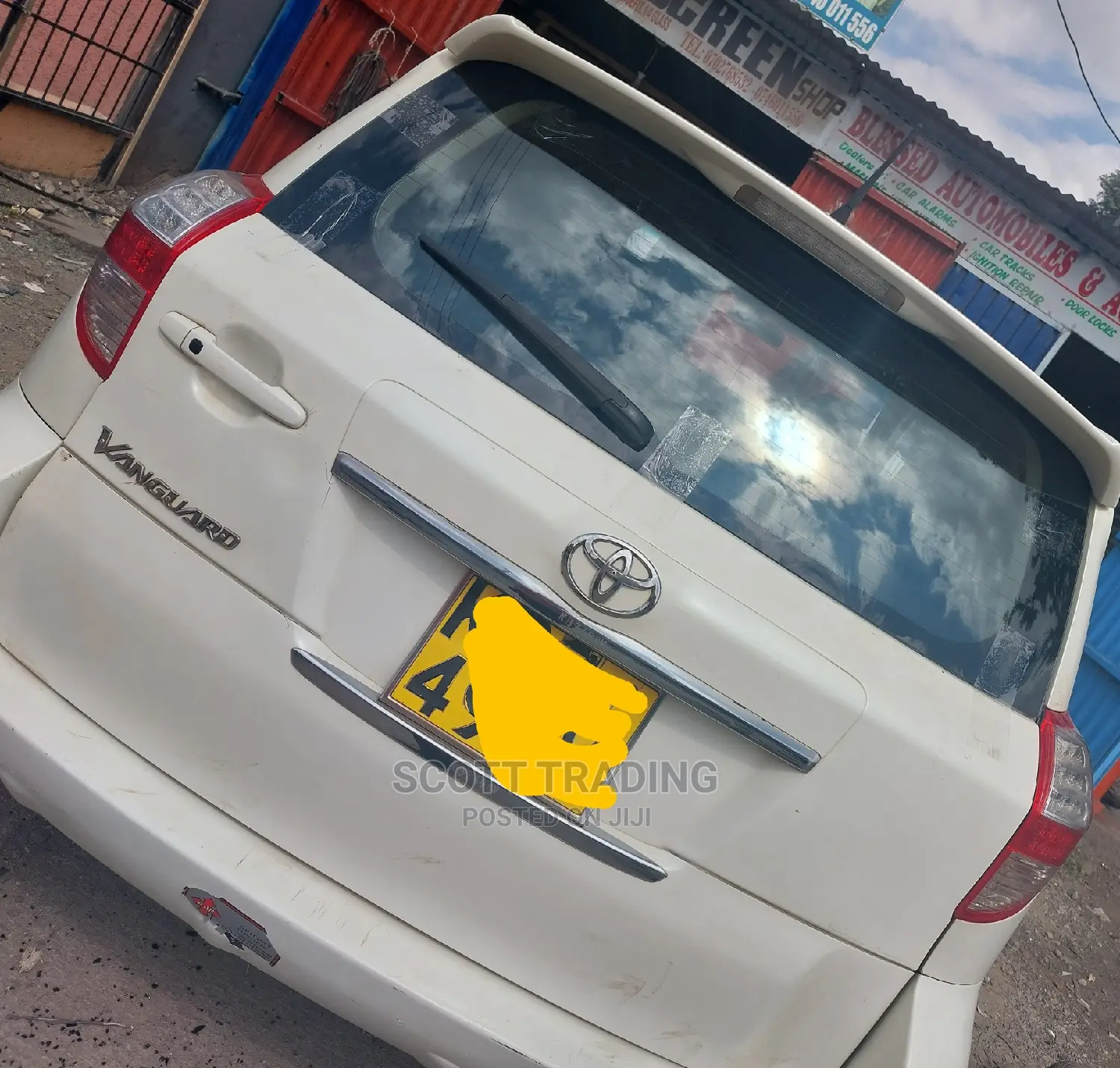 Toyota Vanguard Rear Windscreen