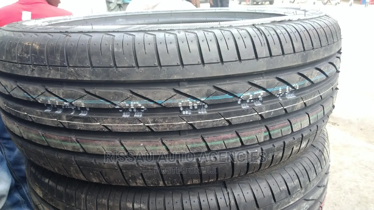 225/55 R 18 Lassa Made in Turkey.