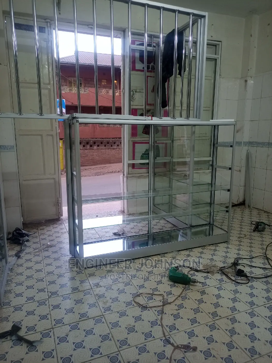 Aluminium Shop Front Display