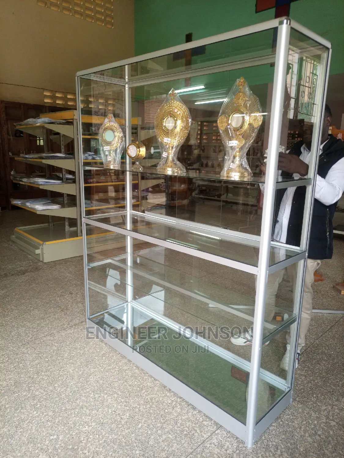 Aluminium Shop Front Display