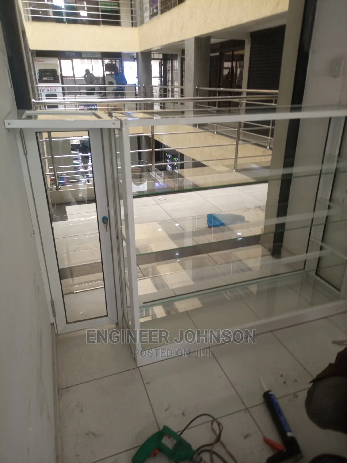 Aluminium Shop Front Display