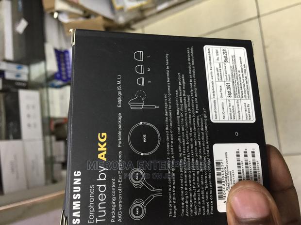 Samsung Akg New Earphones - thumbnail 3