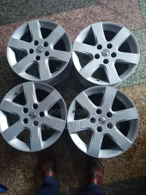 15 Inch Nissan Rims Set ( Tiwan)