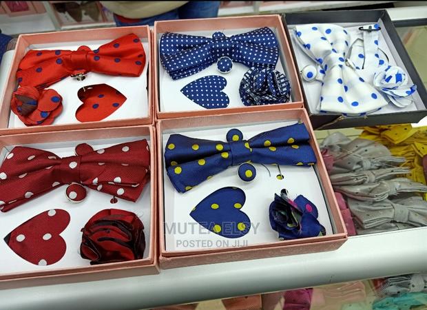 Polycadot Yellow Executive Bowtie Sets - main view