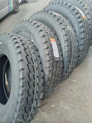 Roadshine Tyres Sizes 11R22.5 Tubeles 16pr.