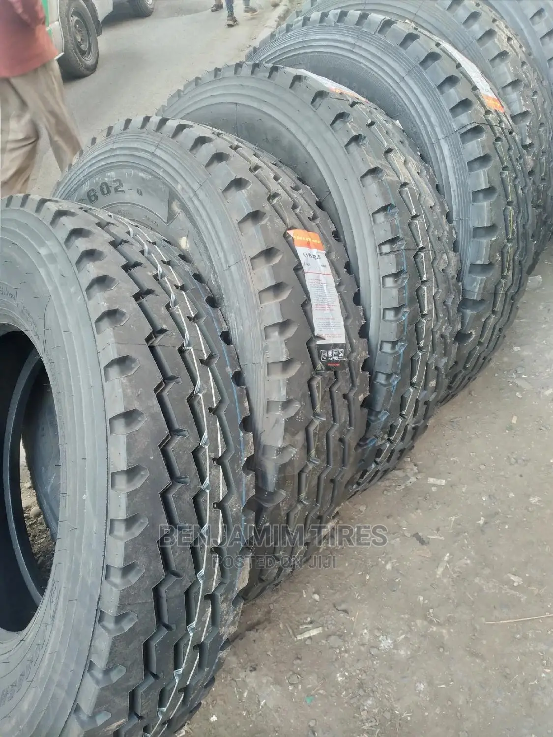 Roadshine Tyres Sizes 11R22.5 Tubeles 16pr.