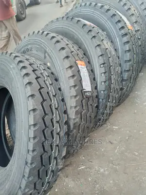 Roadshine Tyres Sizes 11R22.5 Tubeles 16pr.