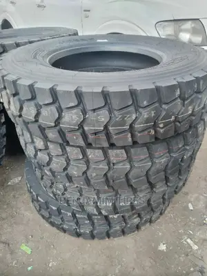 11R22.5 16ply Tubeles Roadshine Make Big Grip