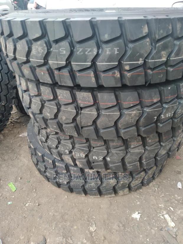 11R22.5 16ply Tubeles Roadshine Make Big Grip