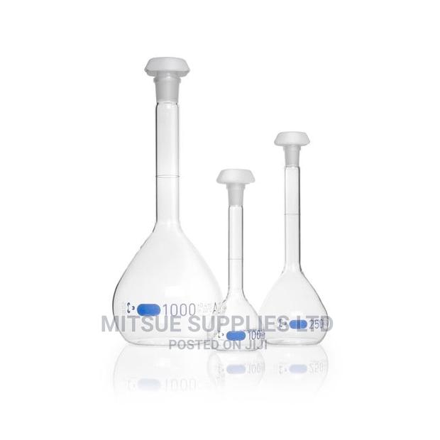 A Set of 3 Volumetric Flask 250ml Griffchem