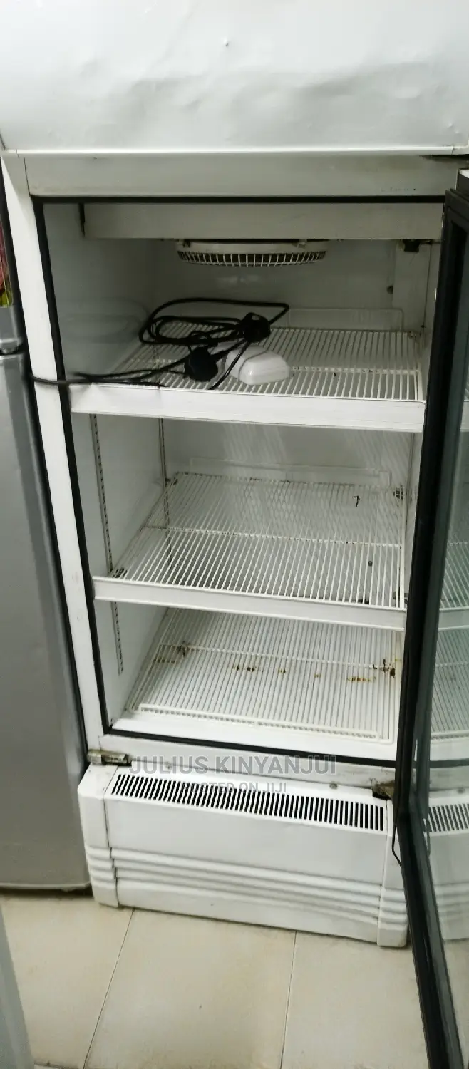 Showcase Fridge