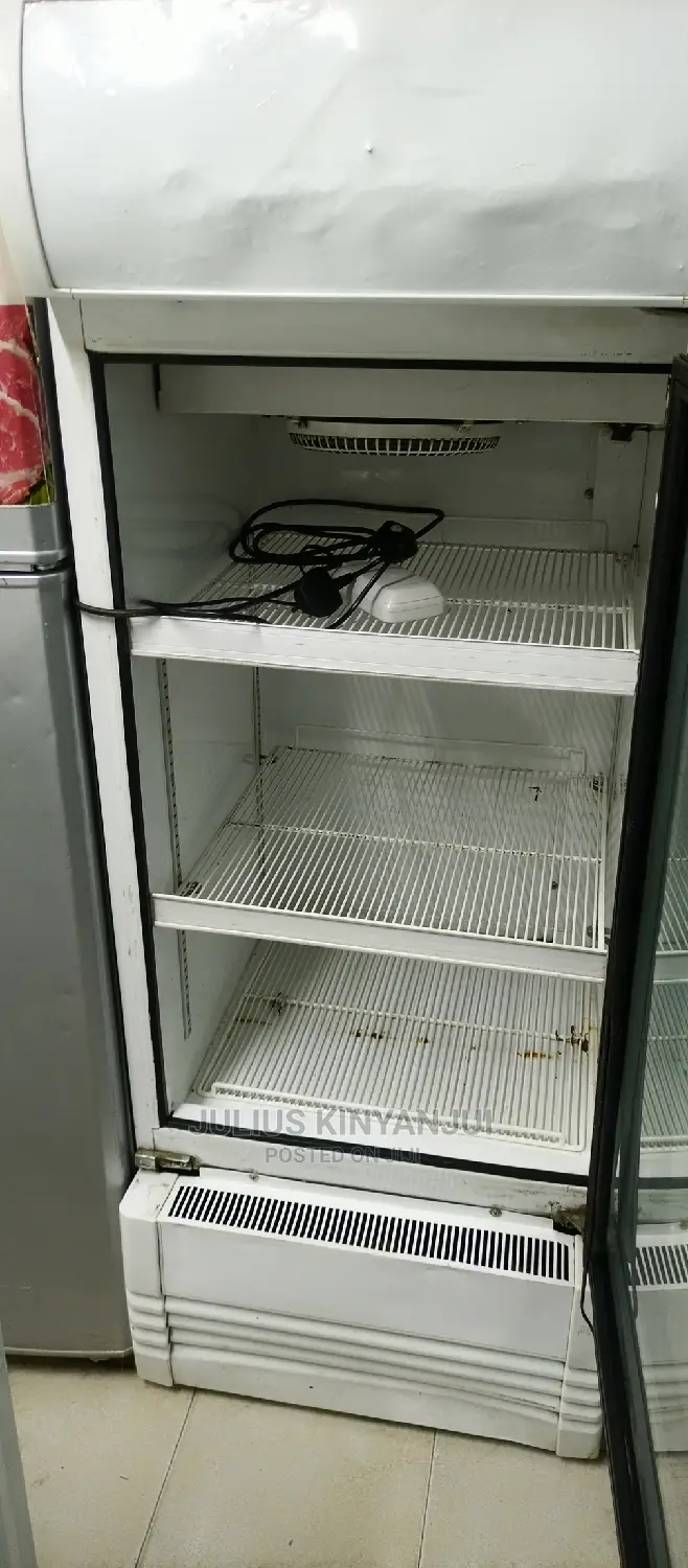 Showcase Fridge