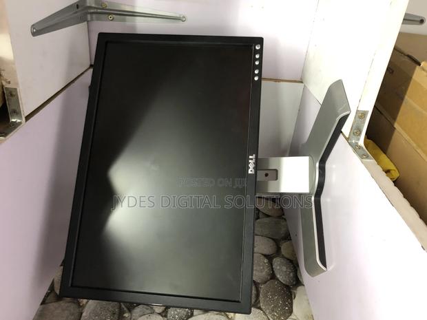 19” Dell TFT - main view