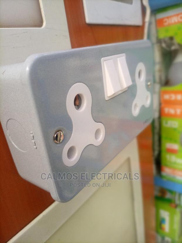 15A Twin Metal Socket - thumbnail 2