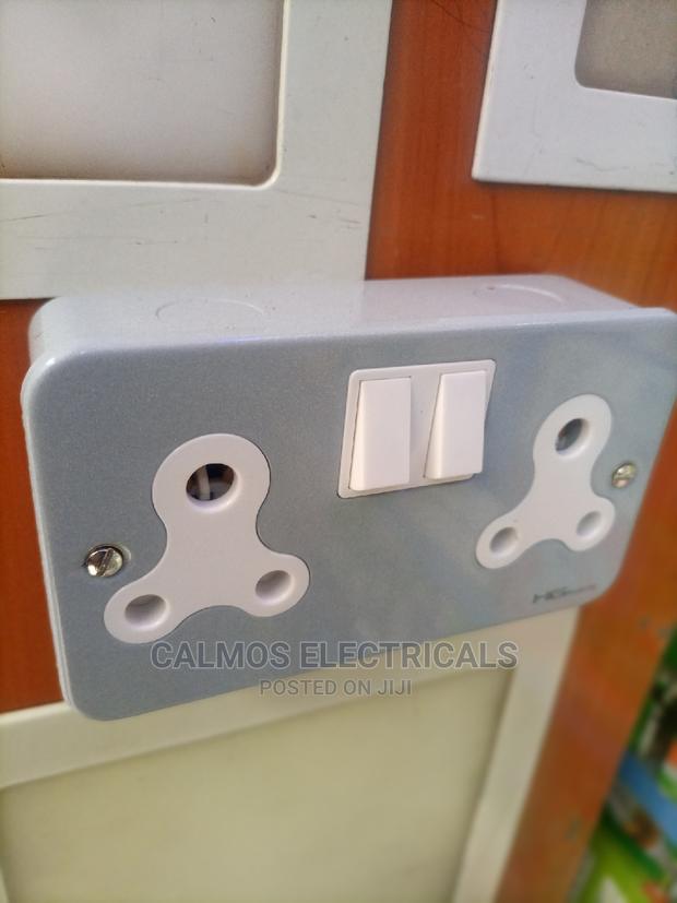 15A Twin Metal Socket