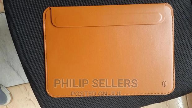 Wiwu Skin Pro Slim Stand Sleeve for Macbook