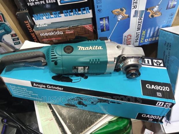 Makita 9-Inch Angle Grinder - thumbnail 2