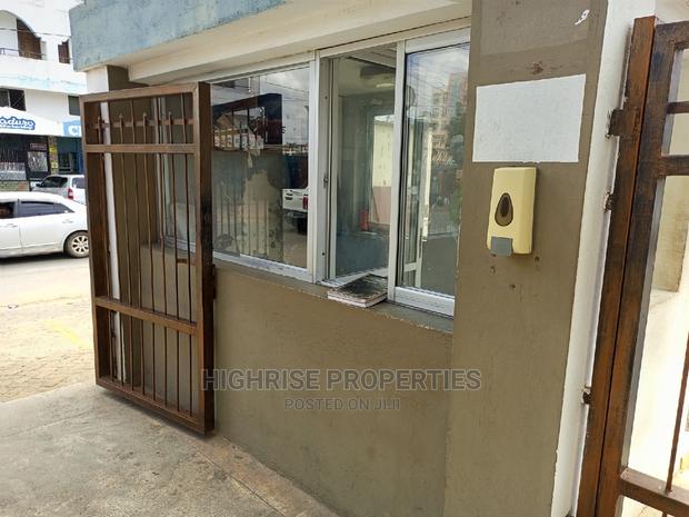Executive Office Space With AC for Rent Along Links Road. - thumbnail 7