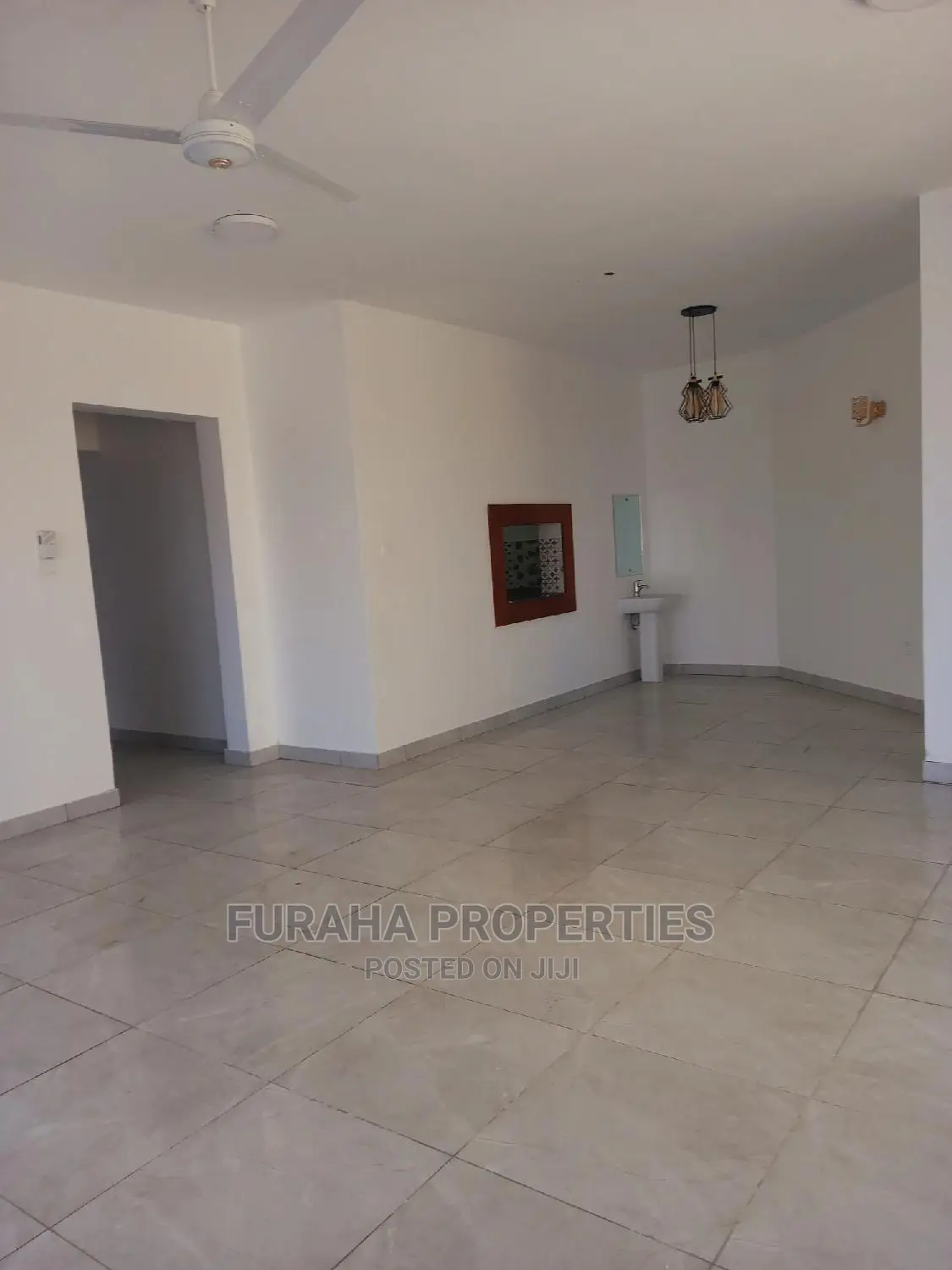 3bdrm Apartment in Kizingo for Sale