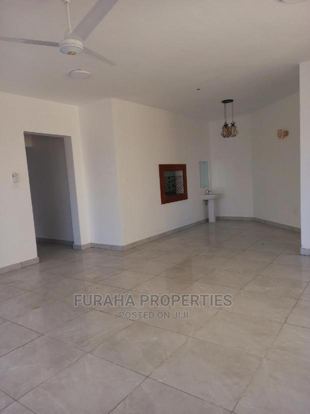 3bdrm Apartment in Kizingo for Sale - thumbnail 5