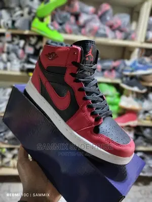Jordan 1 Sneakers
