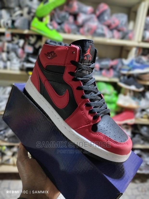 Jordan 1 Sneakers