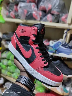 Jordan 1 Sneakers