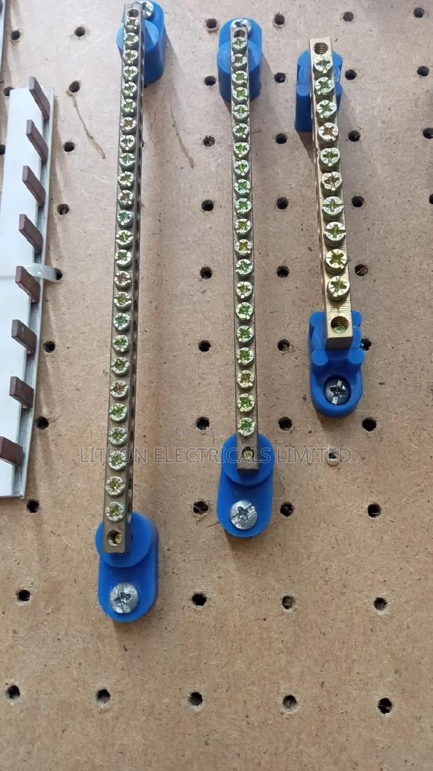 Earth Busbar - main view