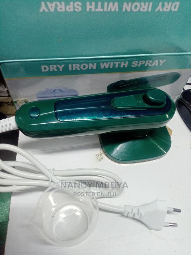 Handheld Electric Steam Iron - thumbnail 2