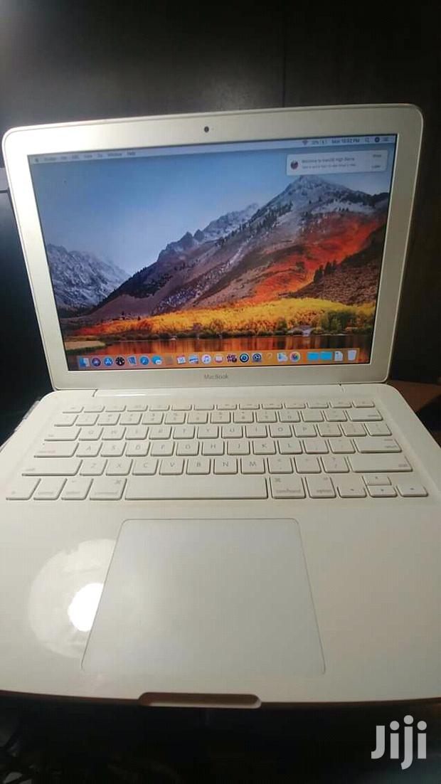 Laptop Apple MacBook 4GB Intel Core 2 Duo HDD 320GB - main view