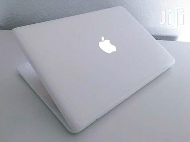 Laptop Apple MacBook 4GB Intel Core 2 Duo HDD 320GB - main view