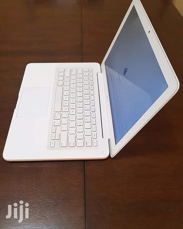 Laptop Apple MacBook 4GB Intel Core 2 Duo HDD 320GB - main view