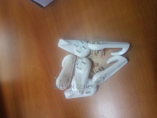 Medium Picture Hooks - main view