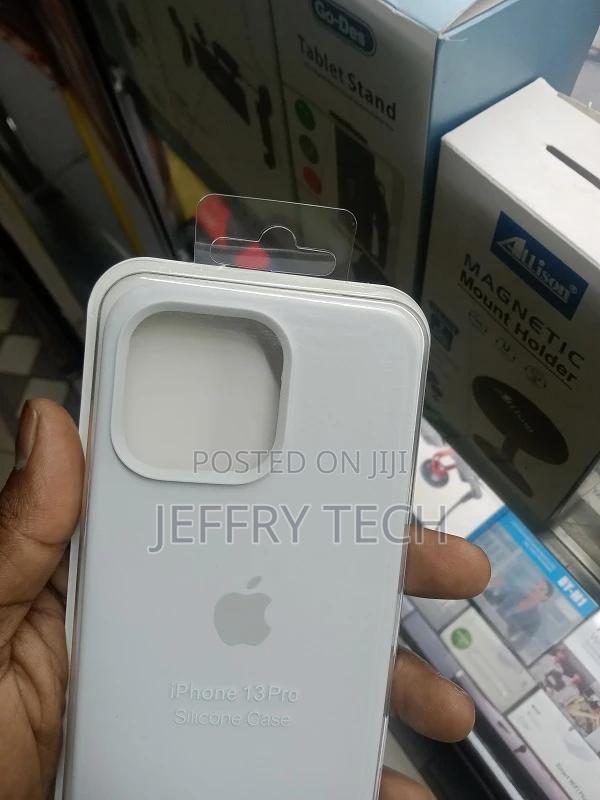 White Silicon Case for iPhone 13 Pro - thumbnail 2
