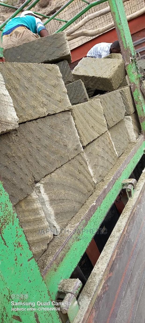 Ndarugo*Machine Cut Stones - main view