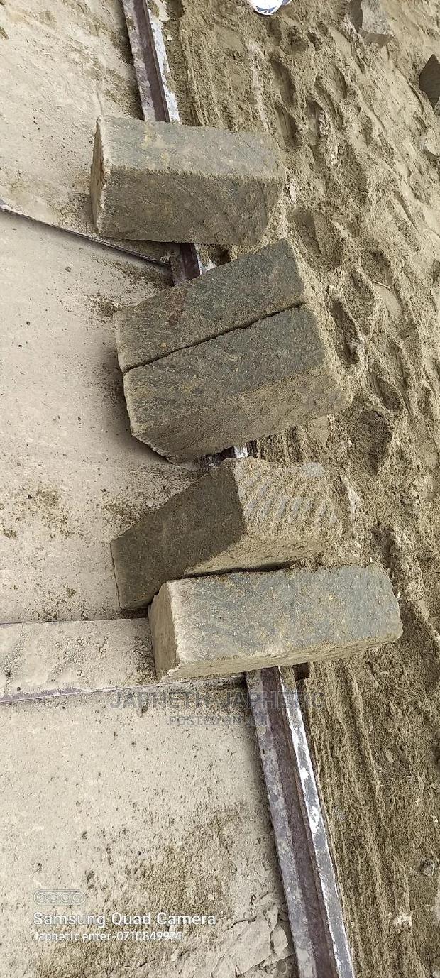 Ndarugo*Machine Cut Stones - thumbnail 3