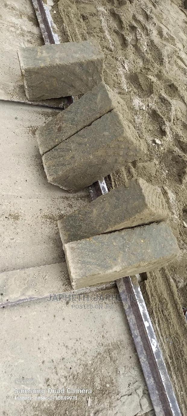 Ndarugo*Machine Cut Stones - thumbnail 4